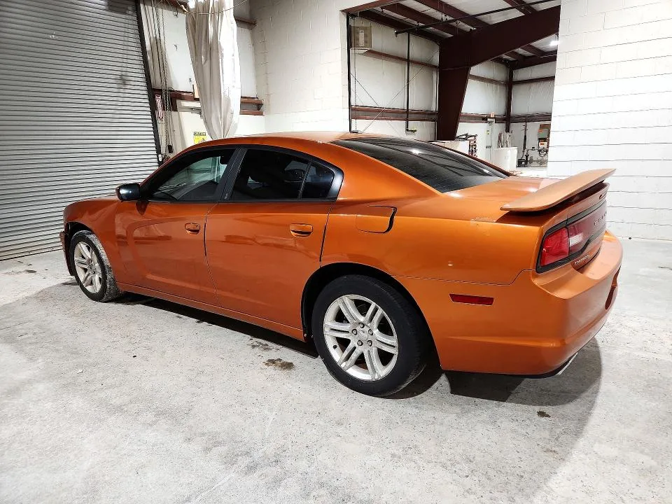2B3CL3CG6BH606613 — 2011 DODGE CHARGER photo 2