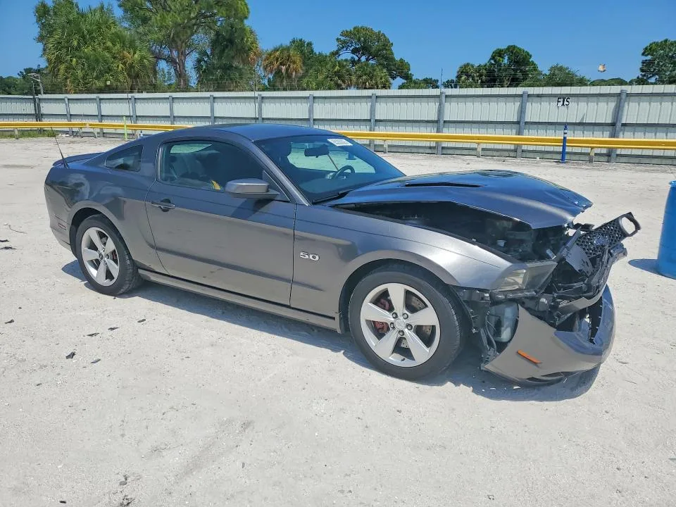 1ZVBP8CF9D5278033 — 2013 FORD MUSTANG photo 4