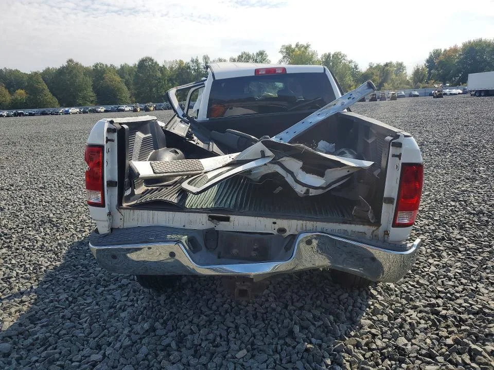 3C63R3GL6GG374338 — 2016 RAM 3500 photo 6