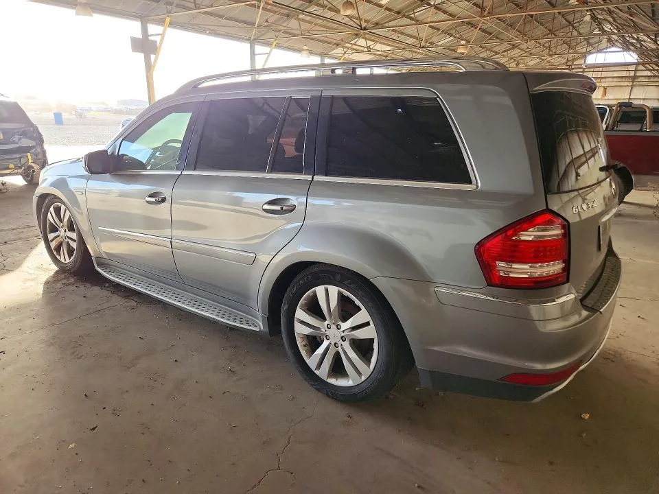 4JGBF2FEXAA573114 — 2010 MERCEDES-BENZ GL photo 2