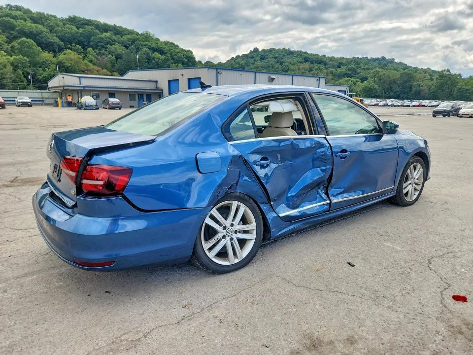 3VWL17AJ3HM309557 — 2017 VOLKSWAGEN JETTA photo 3