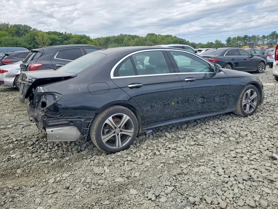 WDDZF4KB3HA184437 — 2017 MERCEDES-BENZ E photo 3