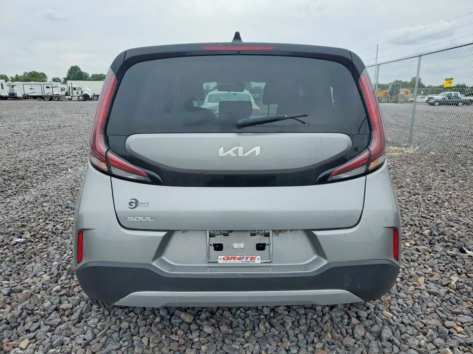 KNDJ23AU7P7876860 — 2023 KIA SOUL photo 6