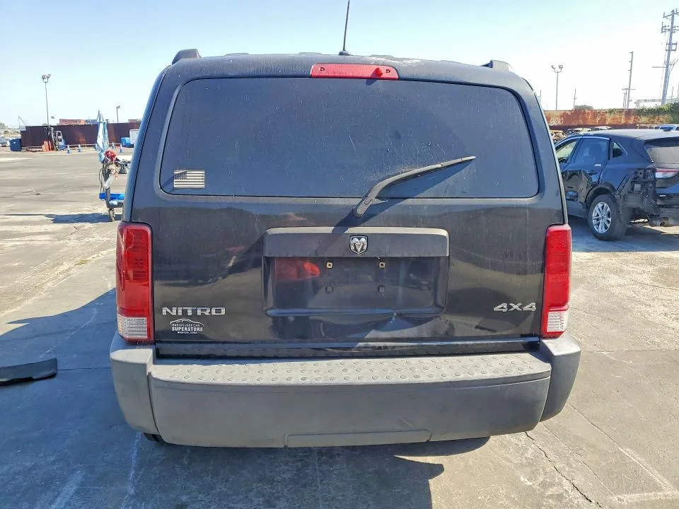 1D8GU28K27W581899 — 2007 DODGE NITRO photo 6