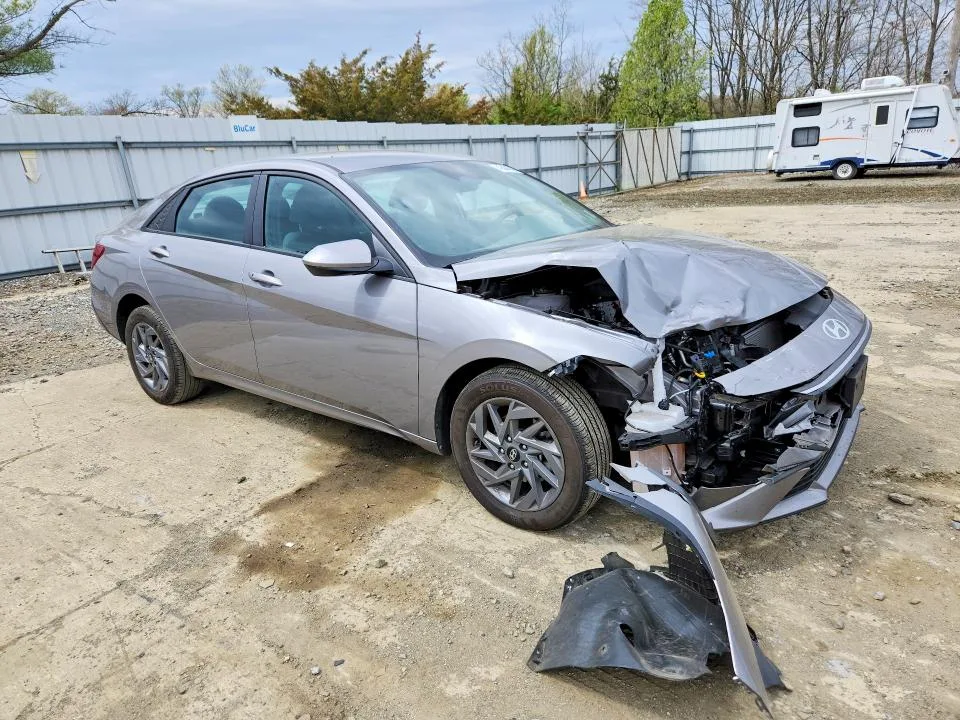 KMHLM4DG3RU783963 — 2024 HYUNDAI ELANTRA photo 4