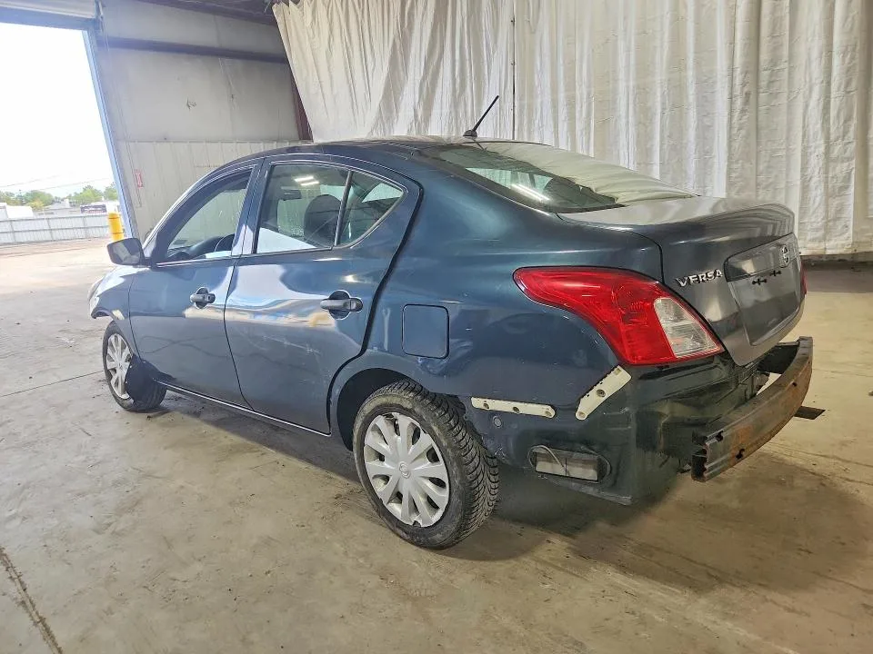 3N1CN7AP3GL879044 — 2016 NISSAN VERSA photo 2
