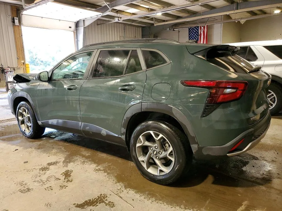 KL77LHEP5SC217455 — 2025 CHEVROLET TRAX photo 2