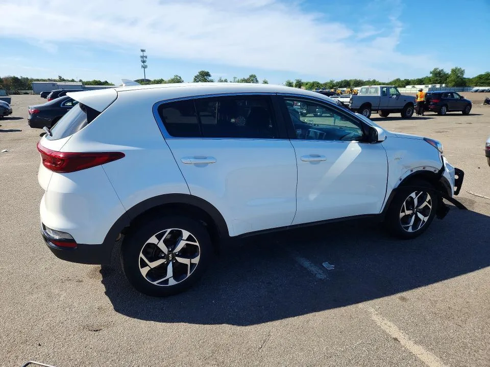 KNDPMCAC6M7847728 — 2021 KIA SPORTAGE photo 3