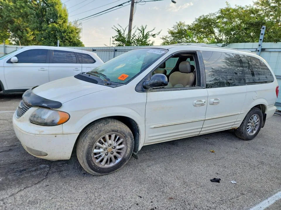 2C8GP64L42R711581 — 2002 CHRYSLER TOWN & COUNTRY