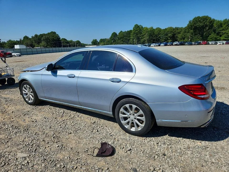 WDDZF4KBXHA068085 — 2017 MERCEDES-BENZ E photo 2