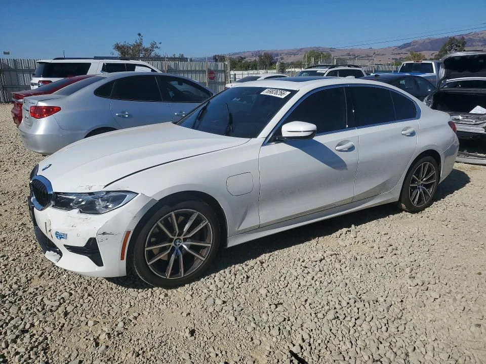 3MW5P7J0XM8B65846 — 2021 BMW 330E photo 1