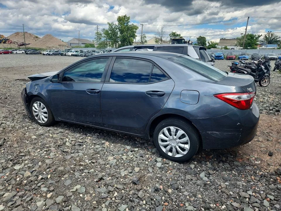 5YFBURHE1GP393718 — 2016 TOYOTA COROLLA photo 2