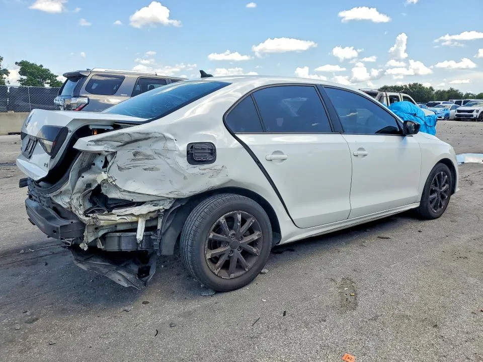 3VWD17AJ6FM355515 — 2015 VOLKSWAGEN JETTA photo 3