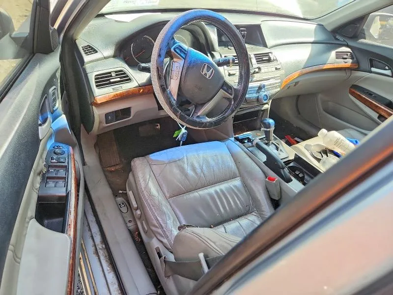 1HGCP3F84CA002101 — 2012 HONDA ACCORD photo 8