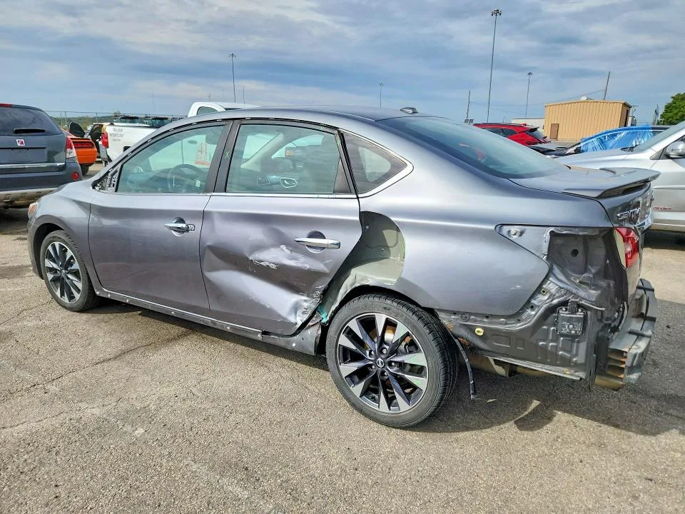 3N1CB7AP5JY230624 — 2018 NISSAN SENTRA photo 2