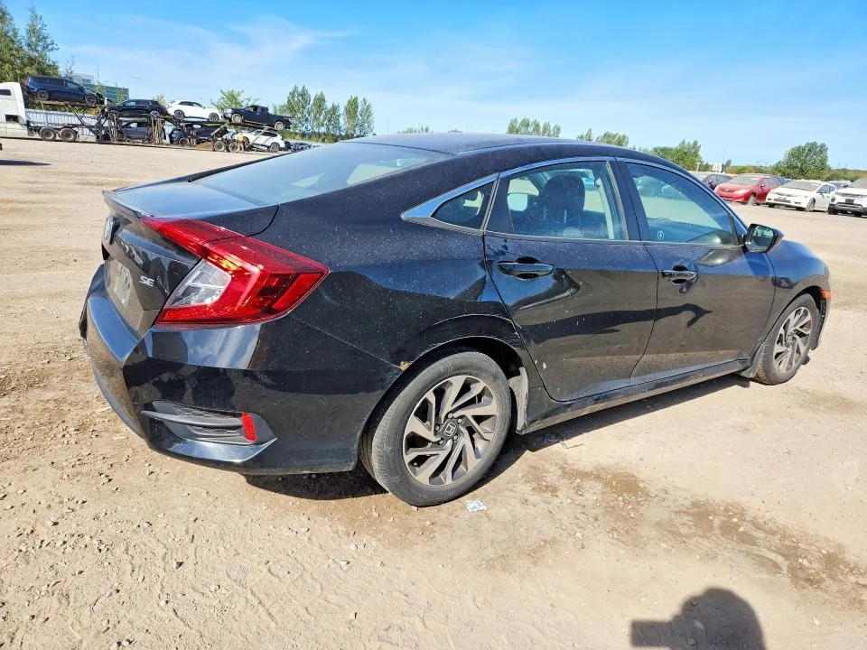 2HGFC2F62JH011735 — 2018 HONDA CIVIC photo 3