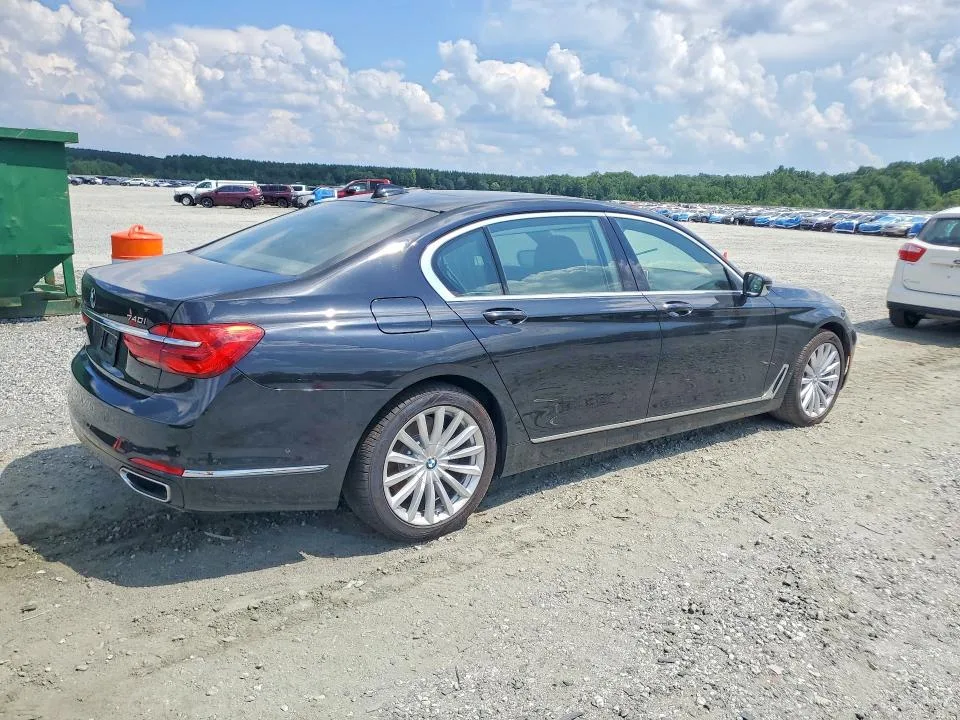 WBA7E2C50GGD99982 — 2016 BMW 740 photo 3