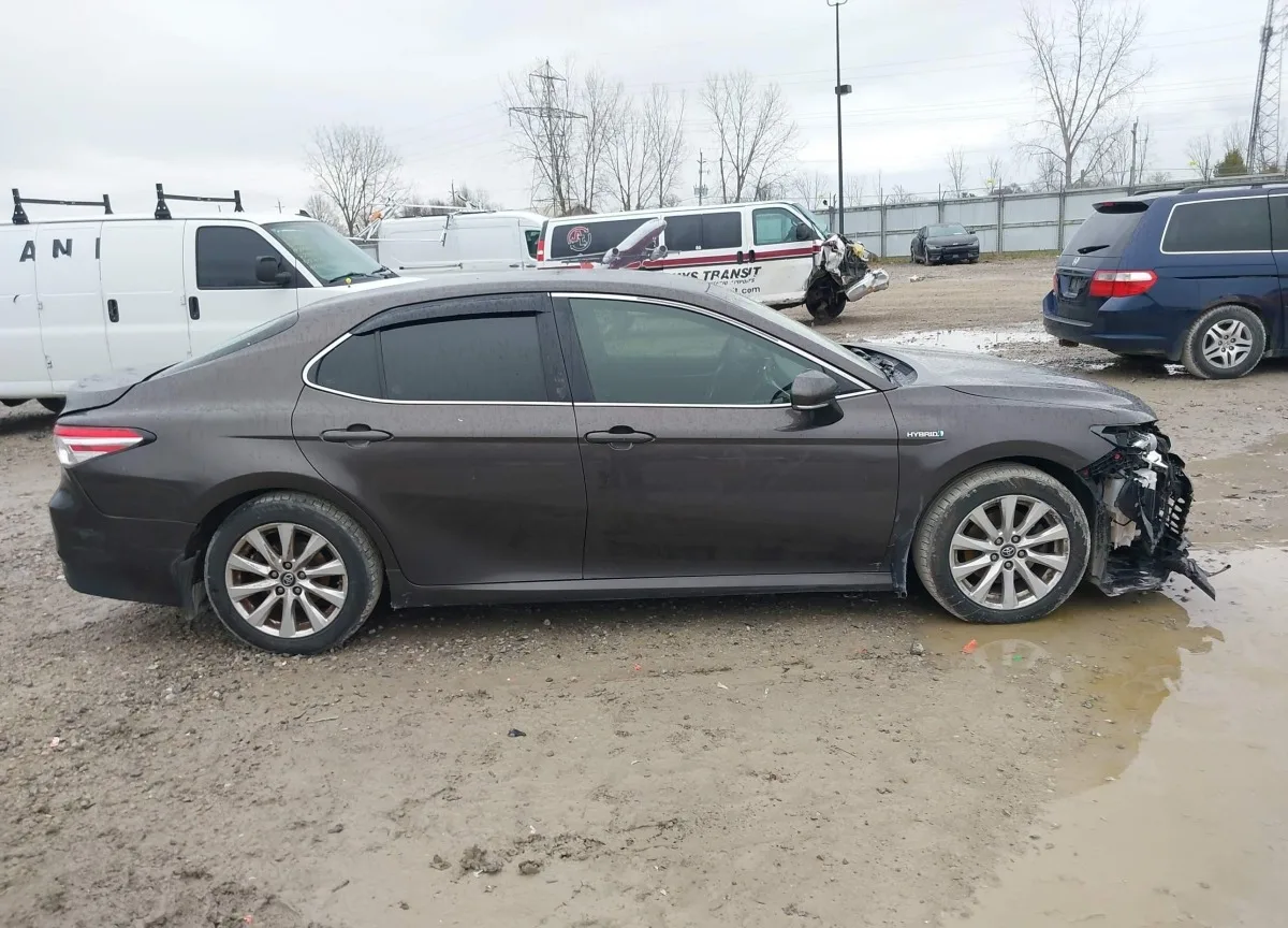 4T1B31HKXJU001786 — 2018 TOYOTA Camry