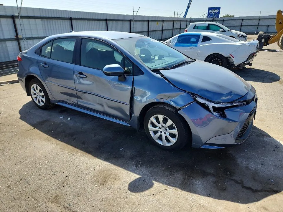 JTDBCMFE2T3156831 — 2026 TOYOTA COROLLA HYBRID photo 4