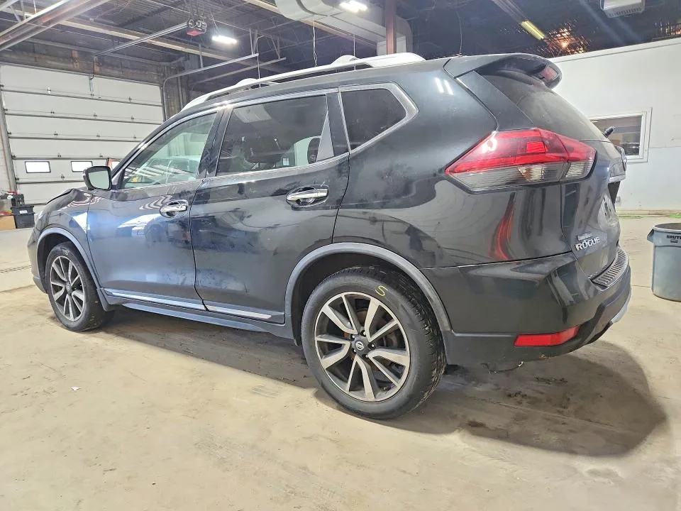 JN8AT2MVXJW329305 — 2018 NISSAN ROGUE photo 2