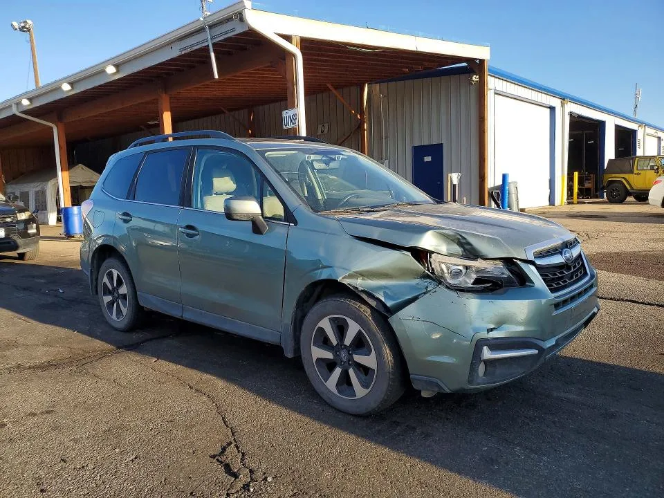 JF2SJARC1HH537239 — 2017 SUBARU FORESTER photo 4