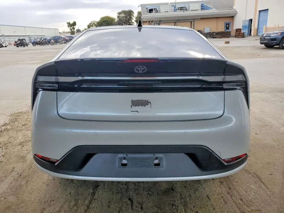 JTDACACU7T3074776 — 2026 TOYOTA PRIUS PLUG-IN HYBRID photo 6
