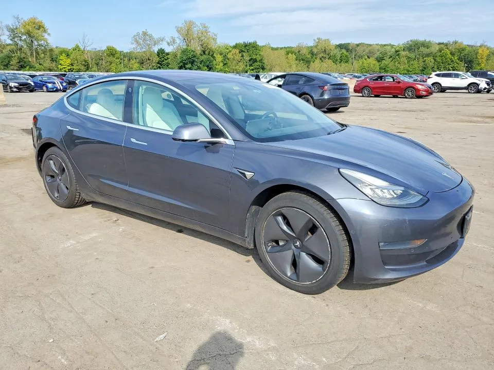 5YJ3E1EB7JF100498 — 2018 TESLA MODEL 3 photo 4