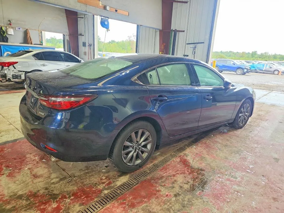 JM1GL1UM1J1303292 — 2018 MAZDA 6 photo 3