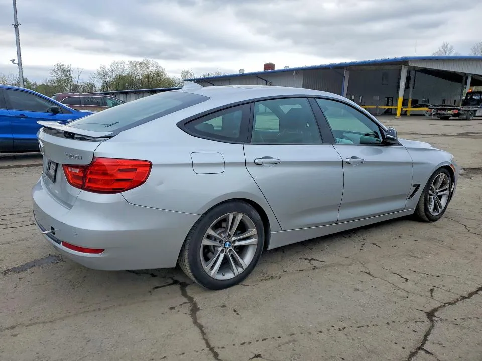 WBA8Z5C51FGS36568 — 2015 BMW 328 photo 3