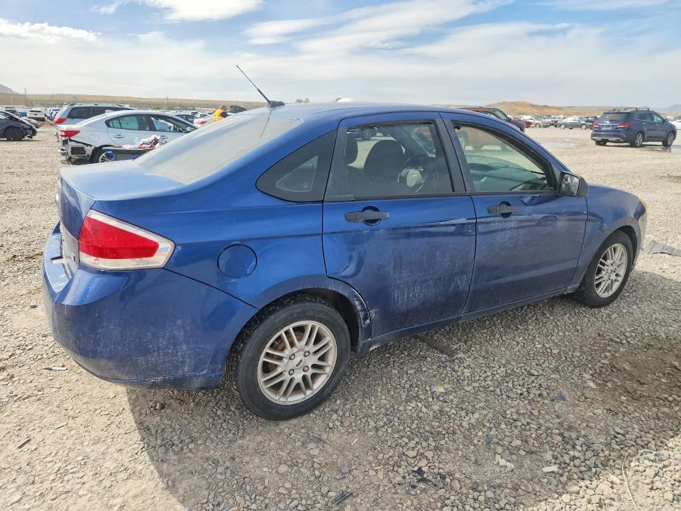 1FAHP35N69W177477 — 2009 FORD FOCUS photo 3