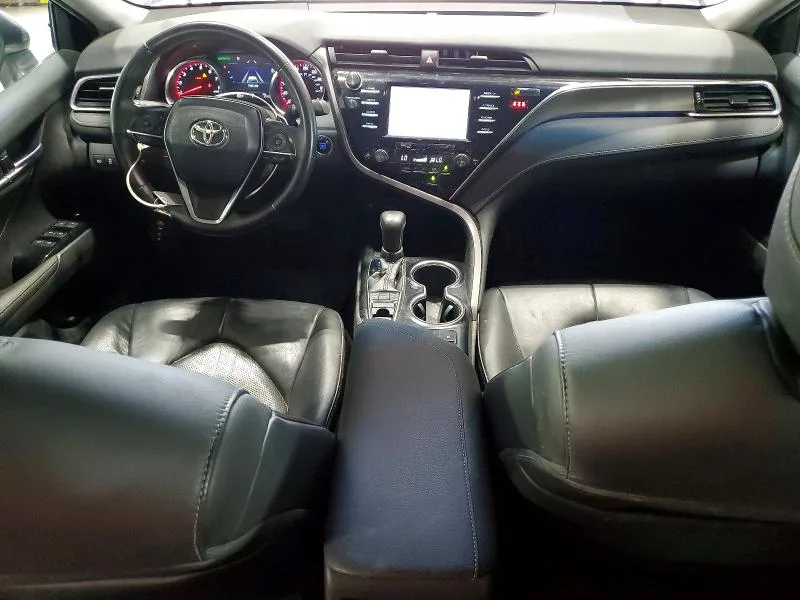 4T1B61HK4JU061425 — 2018 TOYOTA CAMRY photo 8