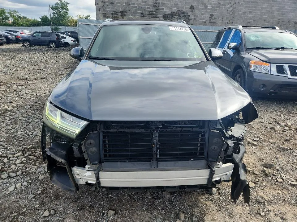 WA1LAAF73JD039397 — 2018 AUDI Q7 photo 5