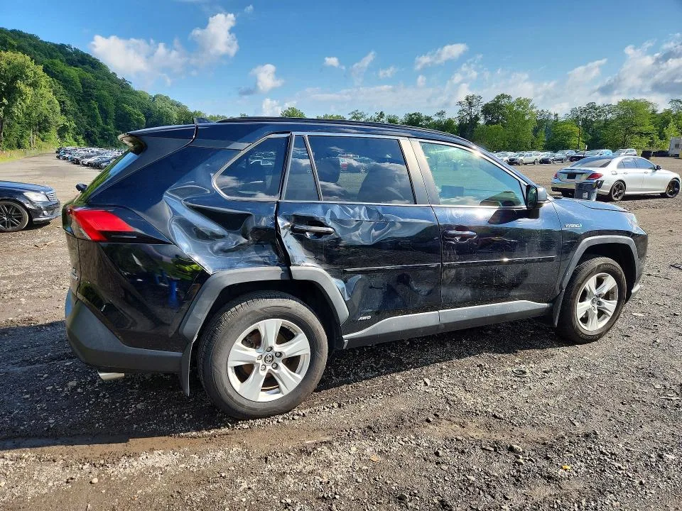 JTMLWRFV5KD026382 — 2019 TOYOTA RAV4 photo 3