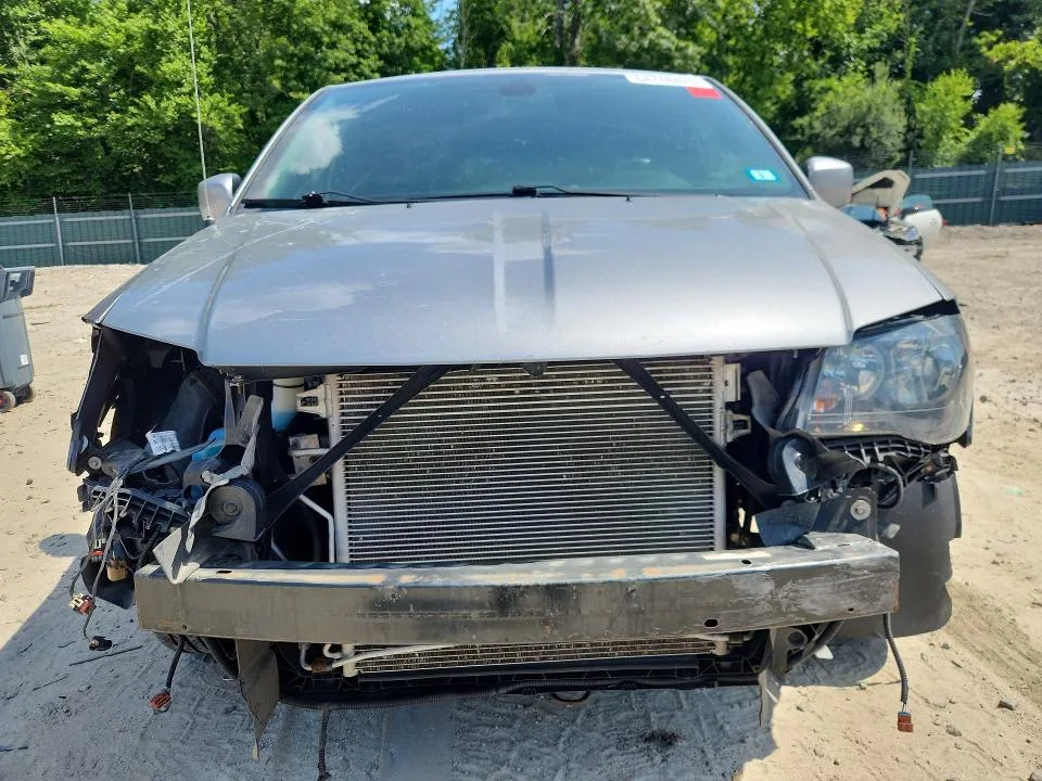 2C4RDGEG4KR764811 — 2019 DODGE GRAND CARAVAN photo 5