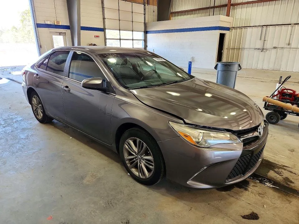 4T1BF1FK5GU596193 — 2016 TOYOTA CAMRY photo 4