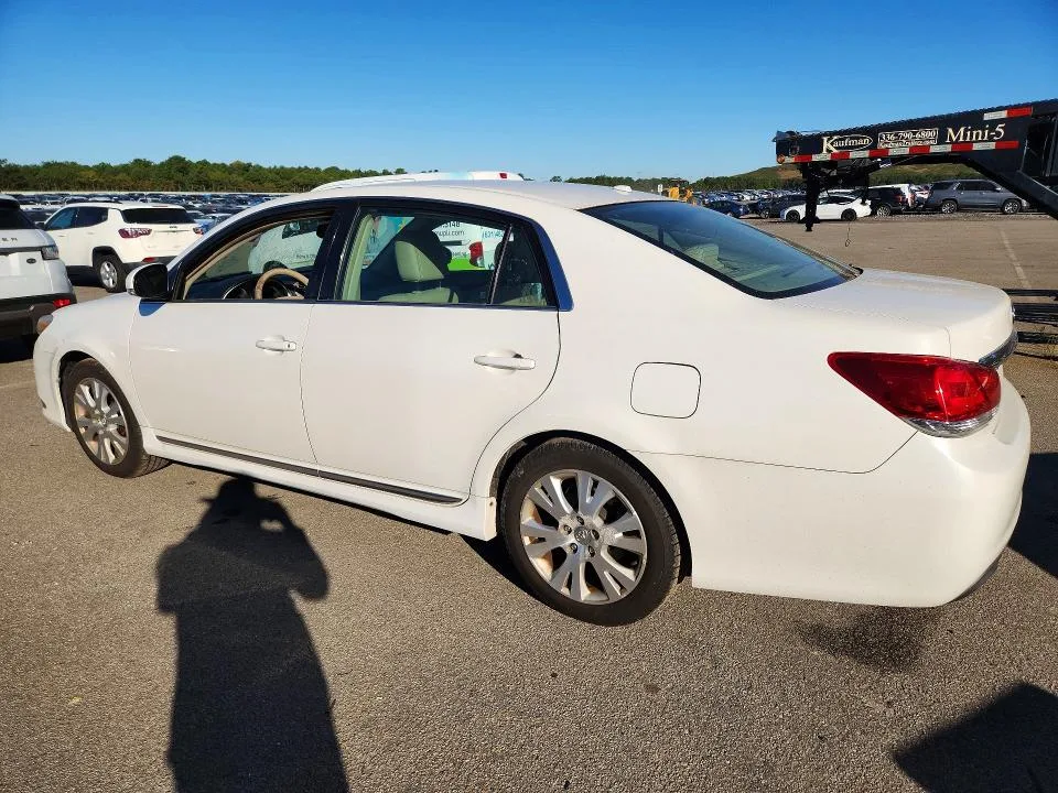 4T1BK3DB9BU412814 — 2011 TOYOTA AVALON photo 2