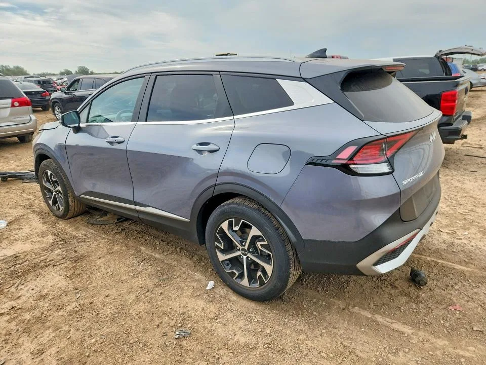 5XYK3CAF9PG032356 — 2023 KIA SPORTAGE photo 2
