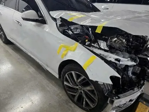 W1KLF0FB6SA149147 — 2025 MERCEDES-BENZ E220 d 4MATIC photo 3