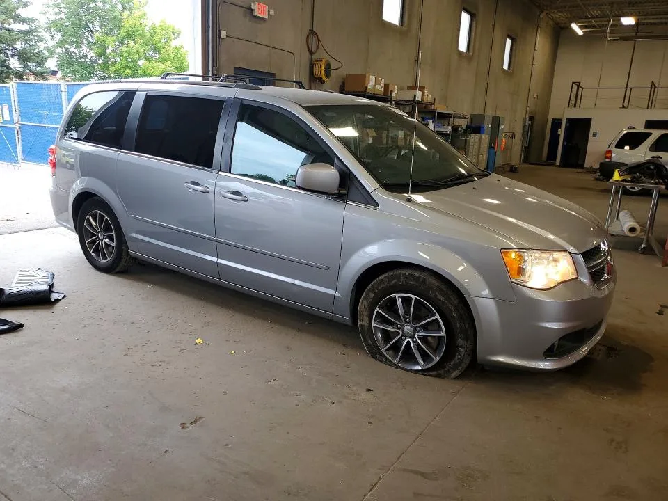 2C4RDGCGXHR799915 — 2017 DODGE GRAND CARAVAN photo 4