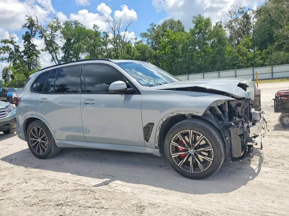 5UX13EU08R9S43985 — 2024 BMW X5 photo 4