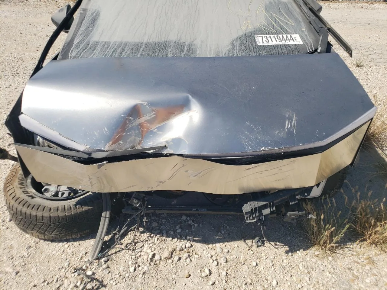 7G2CEHED7RA011806 — 2024 TESLA Cybertruck photo 7