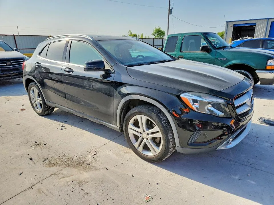 WDCTG4EB6FJ165669 — 2015 MERCEDES-BENZ GLA photo 4