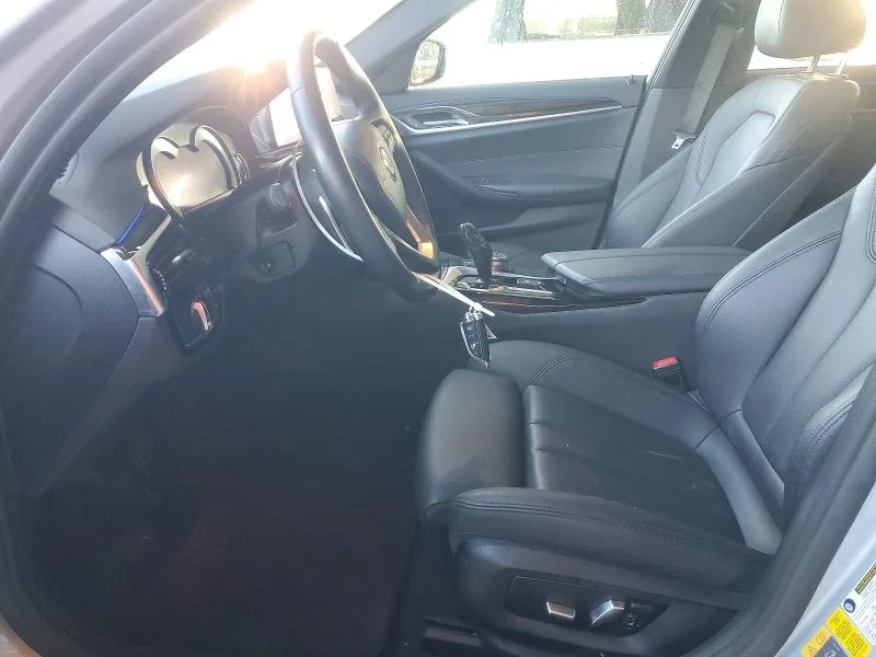 WBAJA9C57KB393660 — 2019 BMW 530E photo 7