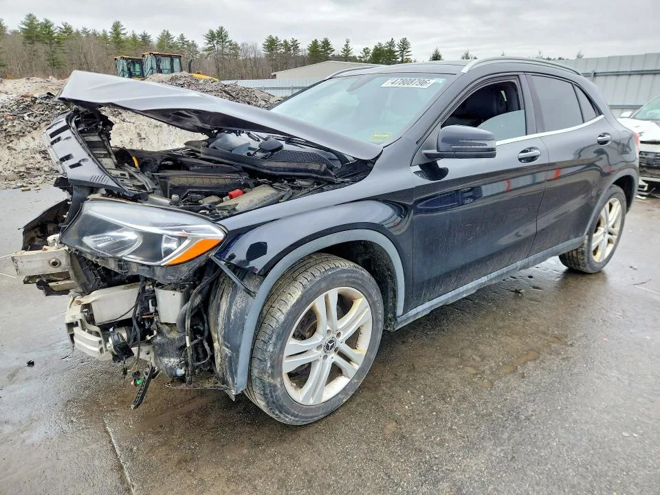 WDCTG4GB0JJ406809 — 2018 MERCEDES-BENZ GLA