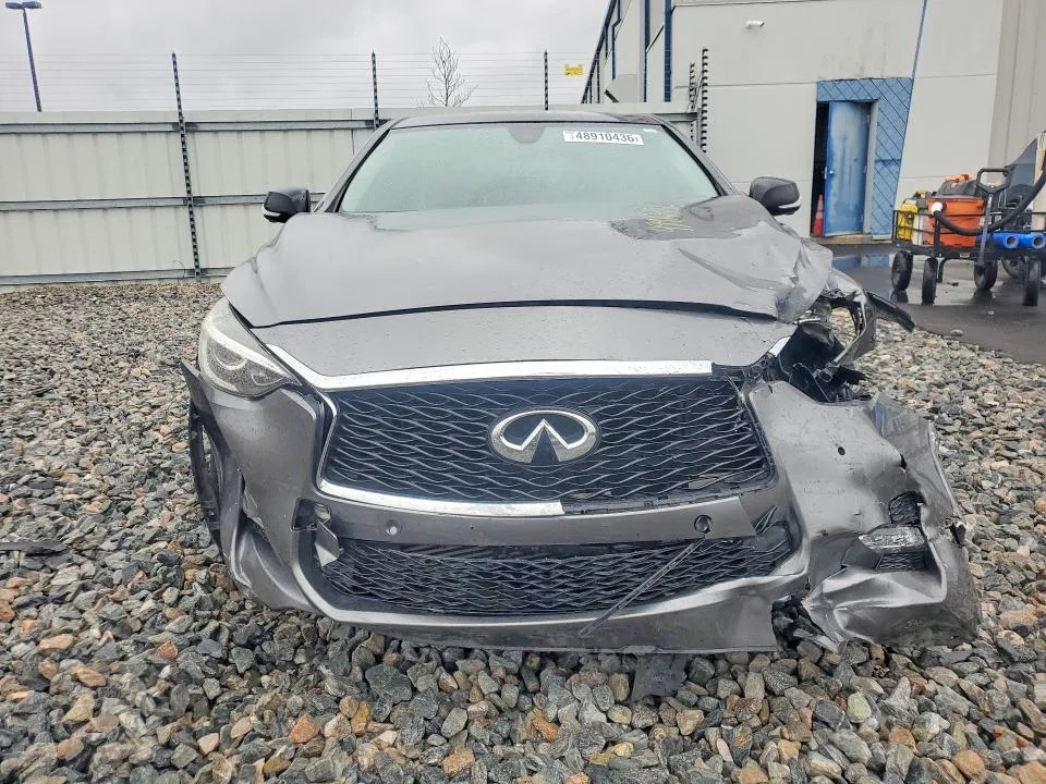 SJKCH5CP3JA050802 — 2018 INFINITI QX30 photo 5