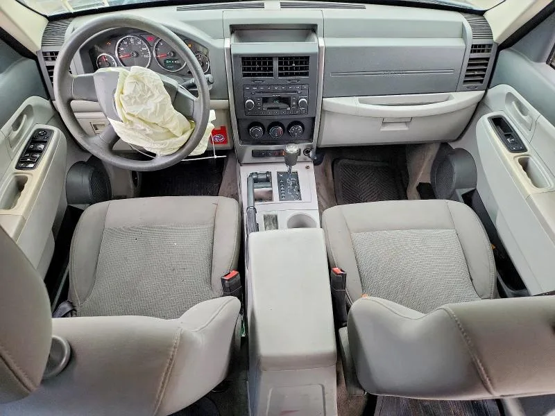 1J8GN28KX8W255712 — 2008 JEEP LIBERTY photo 8