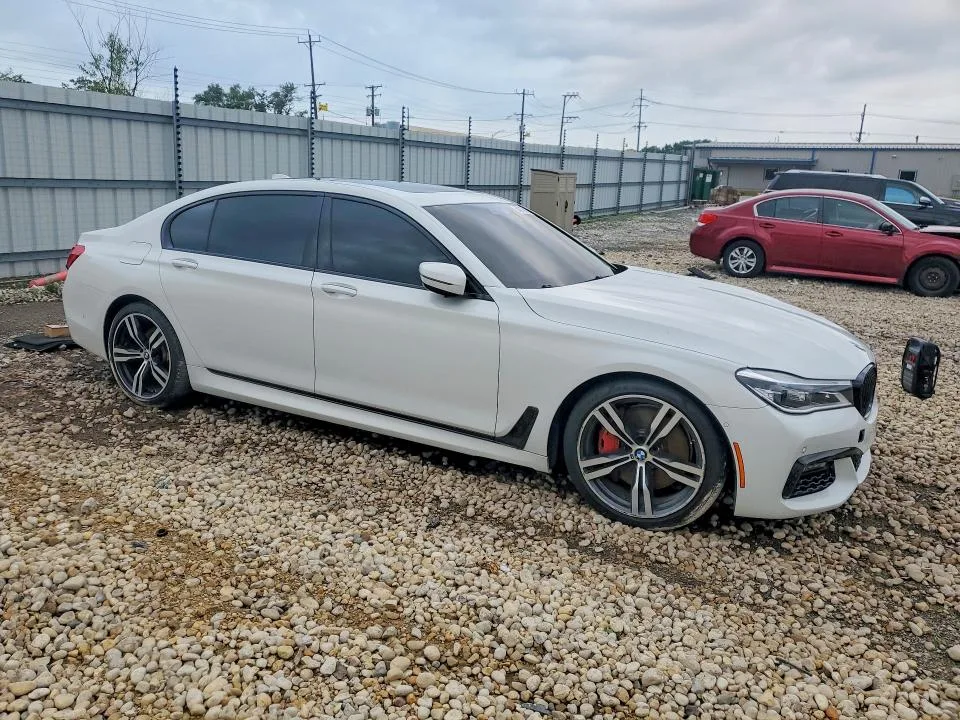 WBA7F2C59JB238416 — 2018 BMW 750 photo 4