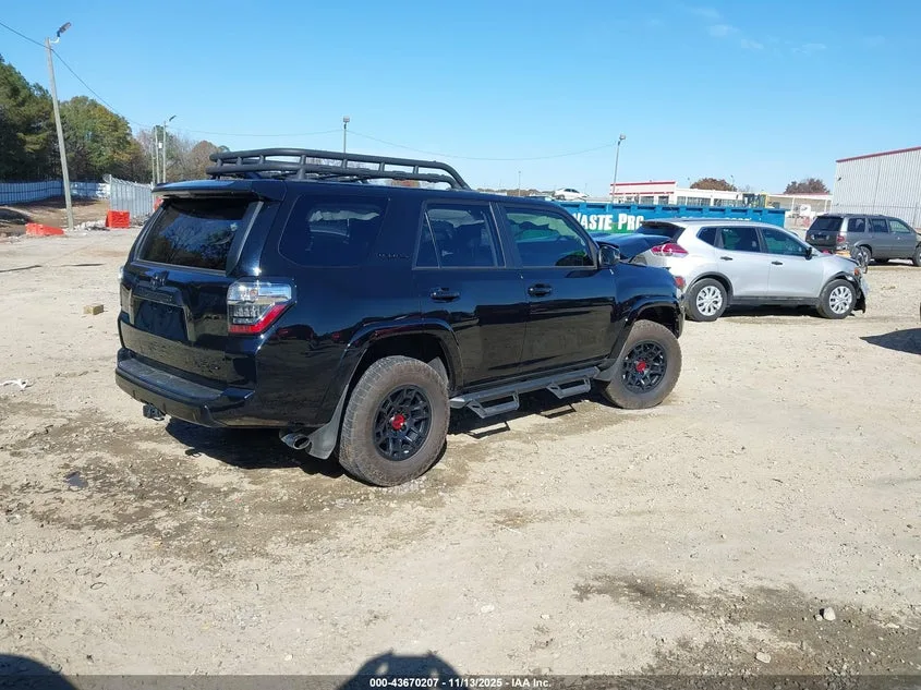 JTELU5JR1P6143313 — 2023 TOYOTA 4Runner photo 2