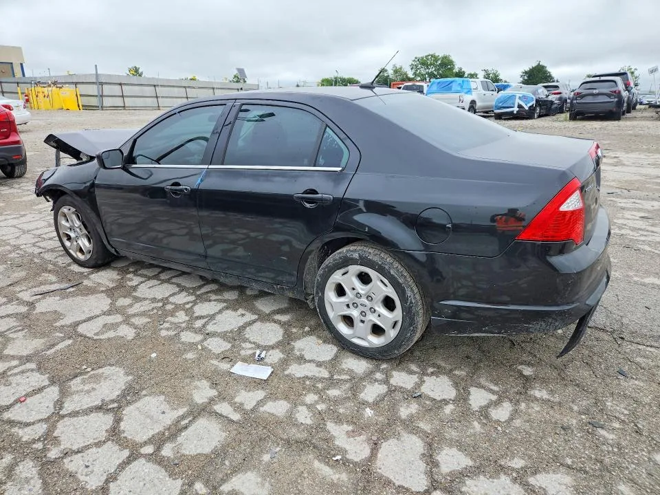 3FAHP0HA7BR241462 — 2011 FORD FUSION photo 2