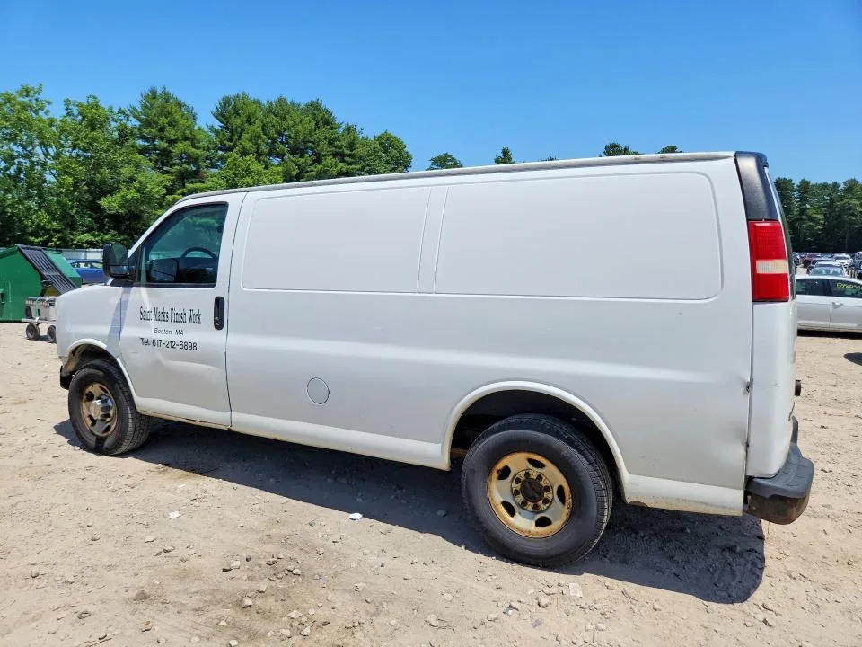 1GCWGFCA7D1162477 — 2013 CHEVROLET EXPRESS G2500 photo 2